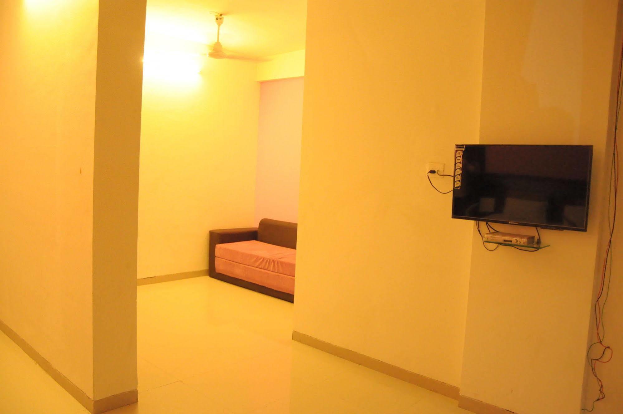 Hotel Malhar Palace Shirdi Exterior foto