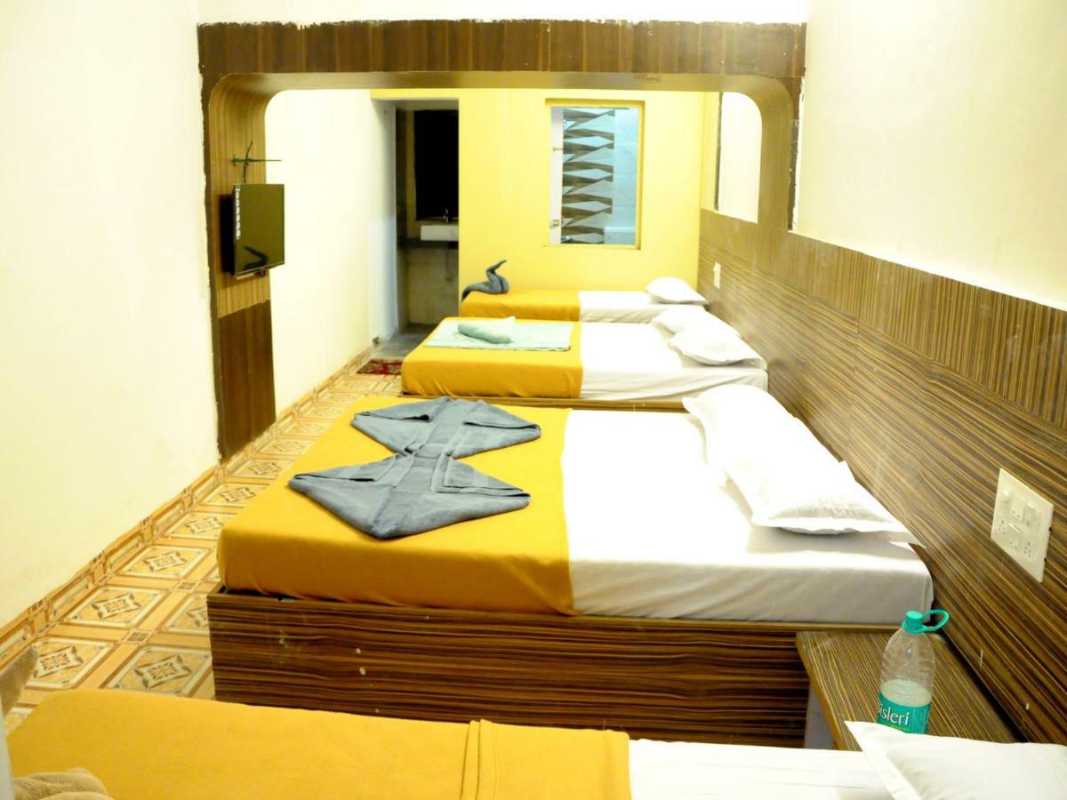 Hotel Malhar Palace Shirdi Exterior foto