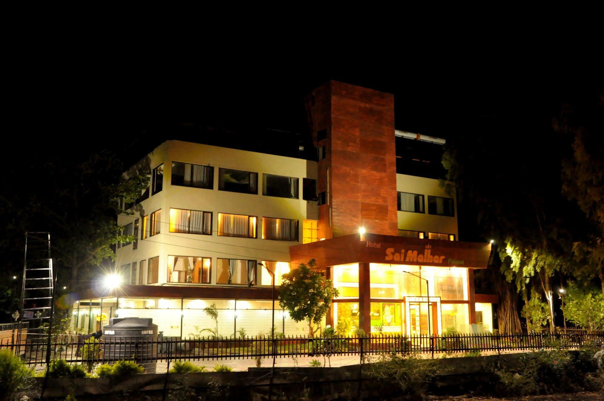 Hotel Malhar Palace Shirdi Exterior foto